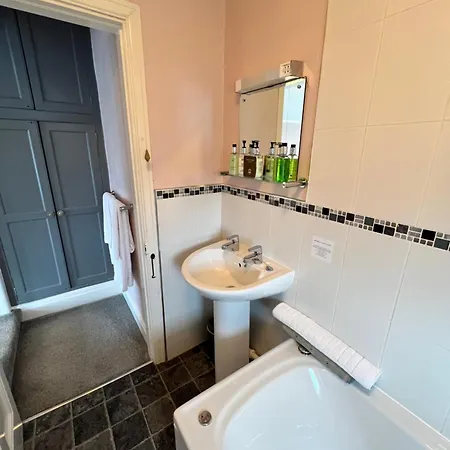 Devonshire Arms 2* Cracoe