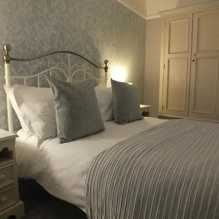 Devonshire Arms 2*