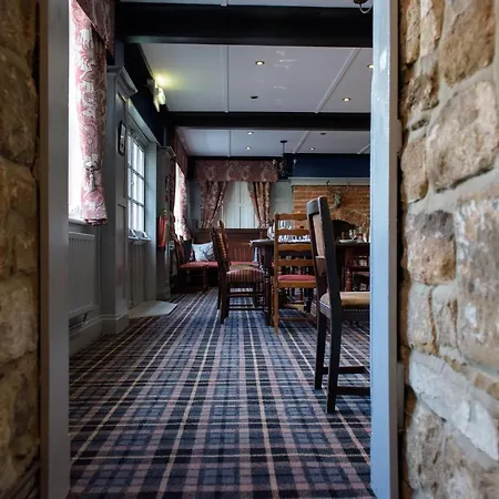 Devonshire Arms 2*